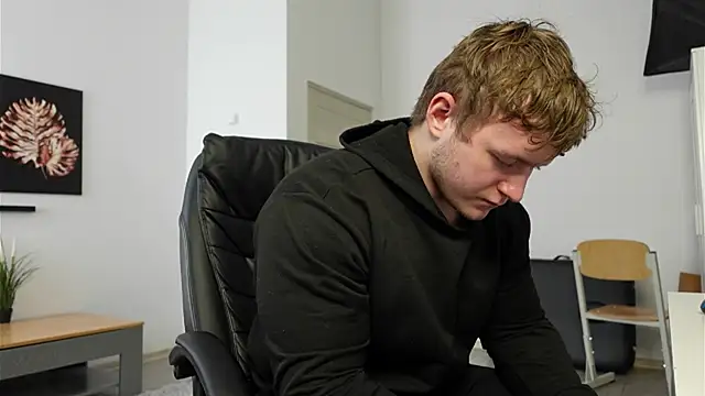 Richard Dullas online show from September 29, 2025, 12:21 pm