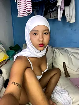 Snapshot of Firuze_Hatunn chatting on October 16, 2025, 5:41 am Firuze Hatunn online show from October 16, 2025, 5:41 am