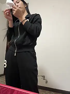 crhong666 online show from October 27, 2025, 12:26 am