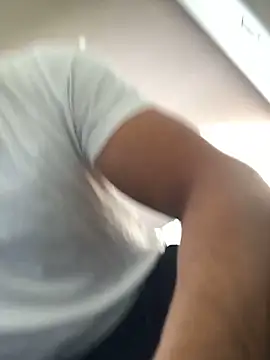 Snapshot of lewis91 chatting on September 27, 2025, 2:00 pm lewis91 online show from September 27, 2025, 2:00 pm