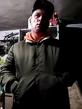 Snapshot of Fredry111 chatting on October 5, 2025, 1:59 am Fredry111 online show from October 5, 2025, 1:59 am