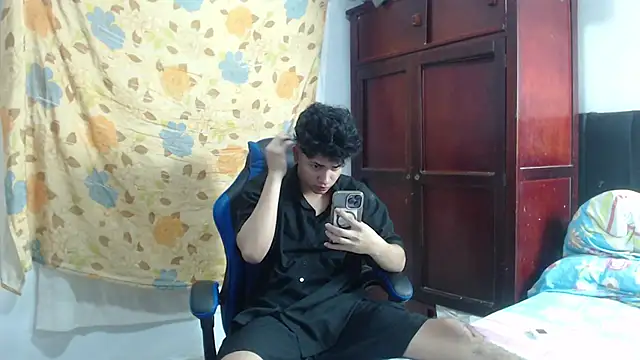 alice julls online show from June 7, 2026, 8:23 pm