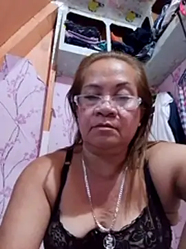 vickyhot1966 online show from April 6, 2026, 9:21 am