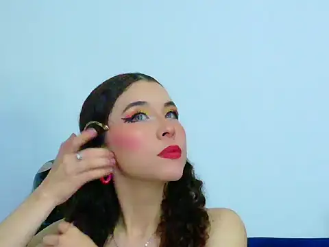 CristalRose online show from October 1, 2025, 9:48 am