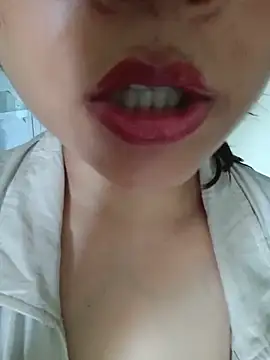 Hott Muskan online show from May 21, 2026, 10:44 am