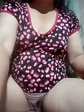 Snapshot of Love-Mama33 chatting on March 26, 2026, 10:37 pm Love-Mama33 online show from March 26, 2026, 10:37 pm