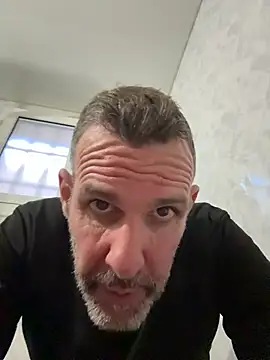 gigolobcn online show from January 7, 2026, 2:30 pm