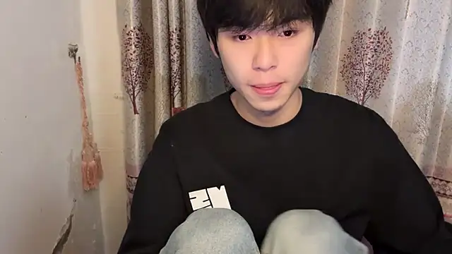 Snapshot of w5206t chatting on November 7, 2025, 7:52 am w5206t online show from November 7, 2025, 7:52 am