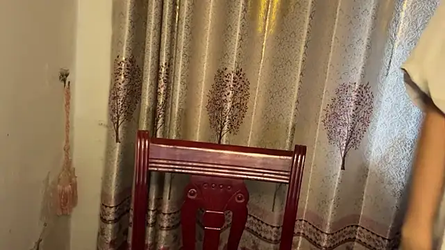 Snapshot of w5206t chatting on November 9, 2025, 8:12 am w5206t online show from November 9, 2025, 8:12 am