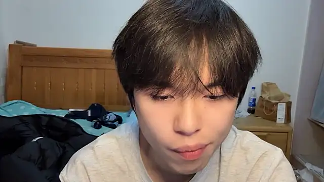 Snapshot of w5206t chatting on November 12, 2025, 12:27 pm w5206t online show from November 12, 2025, 12:27 pm