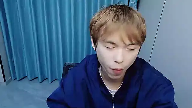 Snapshot of w5206t chatting on April 3, 2026, 7:01 pm w5206t online show from April 3, 2026, 7:01 pm