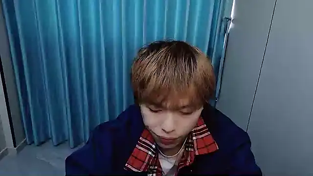 Snapshot of w5206t chatting on April 4, 2026, 7:06 am w5206t online show from April 4, 2026, 7:06 am