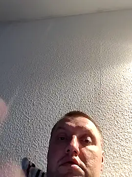 Brutalle88 online show from October 18, 2025, 4:19 pm