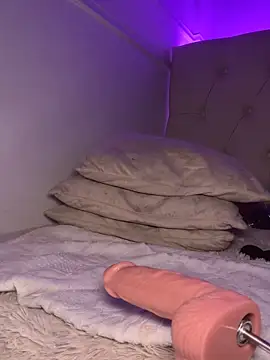 Danicute  online show from April 4, 2026, 10:24 am