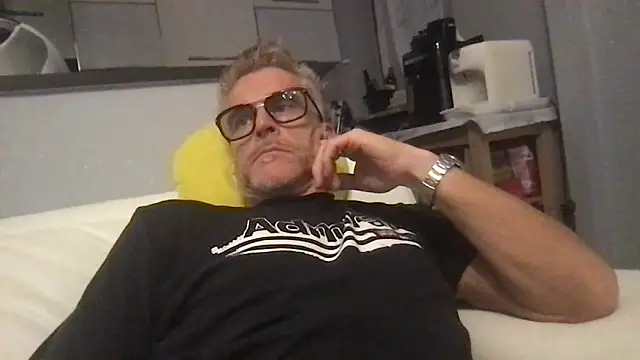 Axl hot online show from June 29, 2026, 7:58 pm