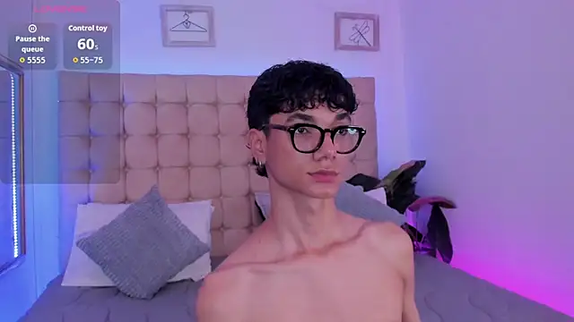 Phillicious   online show from November 5, 2025, 5:51 am