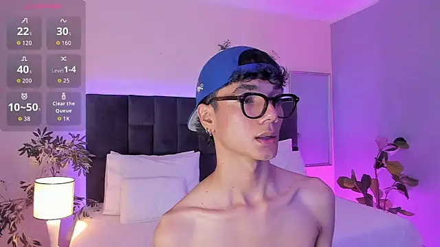 Phillicious   online show from November 10, 2025, 9:36 pm