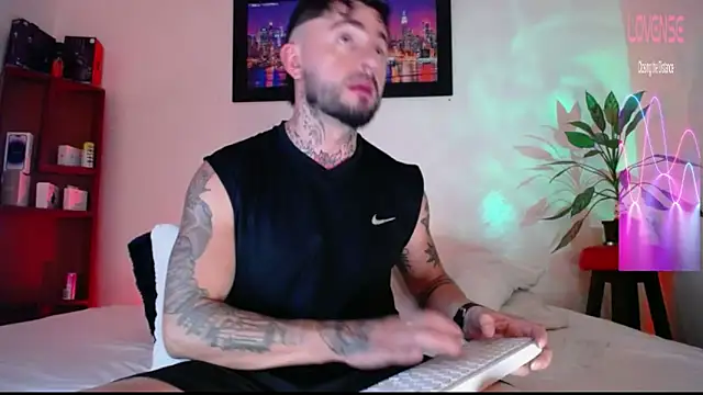 Edwardjonnes online show from April 16, 2026, 2:45 am