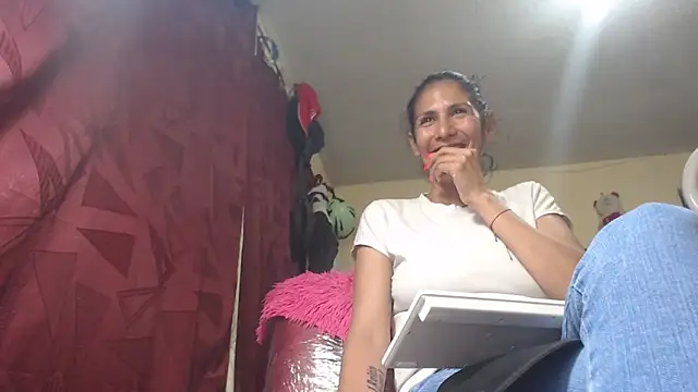 gattycahot online show from October 1, 2025, 11:00 pm