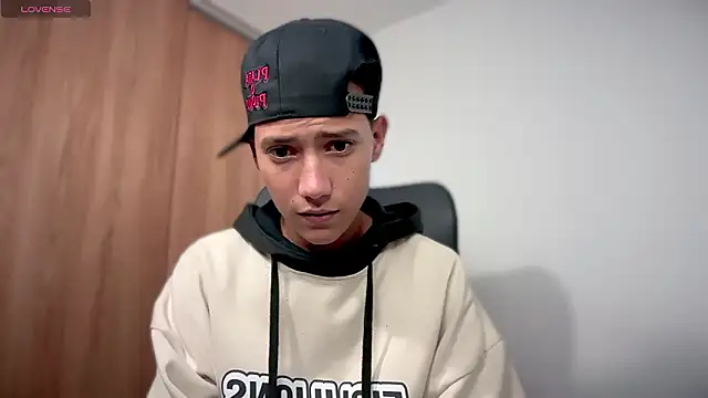 Toy boy777 online show from February 9, 2026, 6:17 am