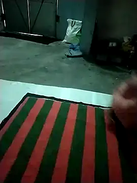 Snapshot of Lovelycpl65 chatting on October 31, 2025, 4:02 am Lovelycpl65 online show from October 31, 2025, 4:02 am