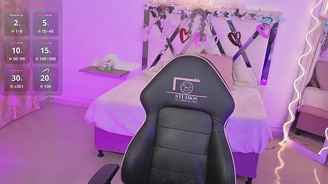 ZURY TAY online show from October 27, 2025, 11:36 am