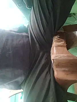 bikiiaa online show from November 4, 2025, 3:49 am