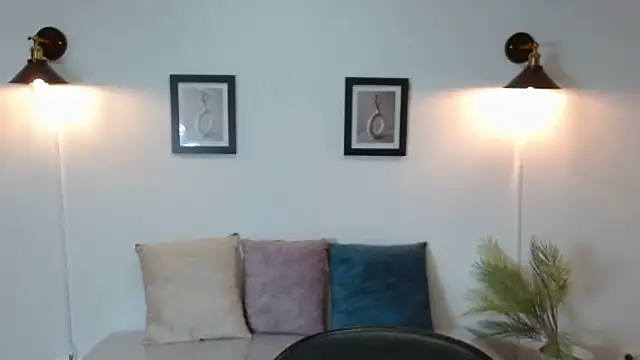 Evanss lx online show from April 6, 2026, 7:04 pm