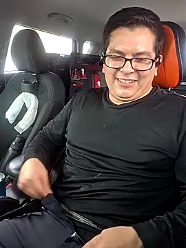 Snapshot of lucho8690 chatting on September 15, 2025, 9:15 pm lucho8690 online show from September 15, 2025, 9:15 pm