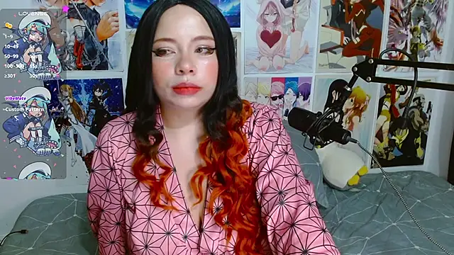 Snapshot of Lil-La chatting on October 8, 2025, 11:19 am Lil-La online show from October 8, 2025, 11:19 am