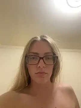 blondebaddi online show from November 7, 2025, 3:50 am