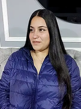 gabyjoness  online show from November 12, 2025, 4:02 am