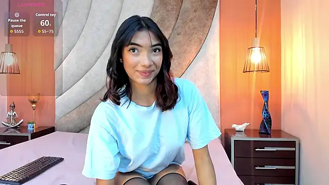 Snapshot of Miiaa_Spencer chatting on October 3, 2025, 11:29 am Miiaa Spencer online show from October 3, 2025, 11:29 am