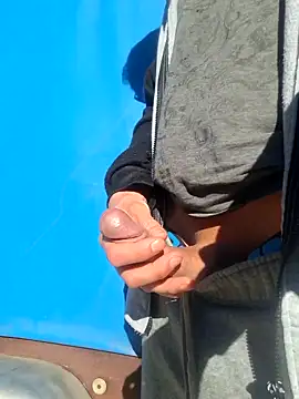 lapousse3 online show from April 8, 2026, 7:41 am