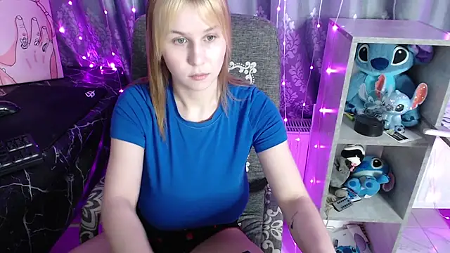 RoyAngela online show from February 4, 2026, 3:45 am