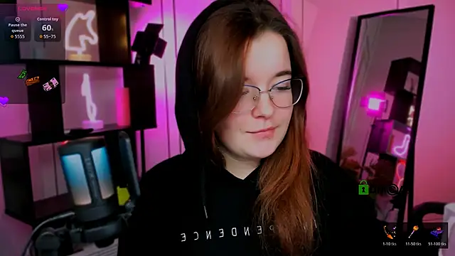 nika-still online show from December 15, 2025, 8:57 pm