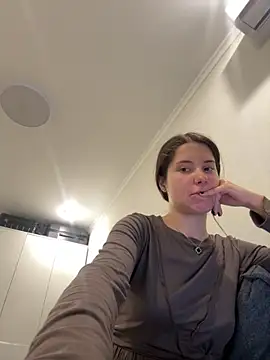 Snapshot of emma_craftt chatting on November 1, 2025, 4:42 pm emma craftt online show from November 1, 2025, 4:42 pm