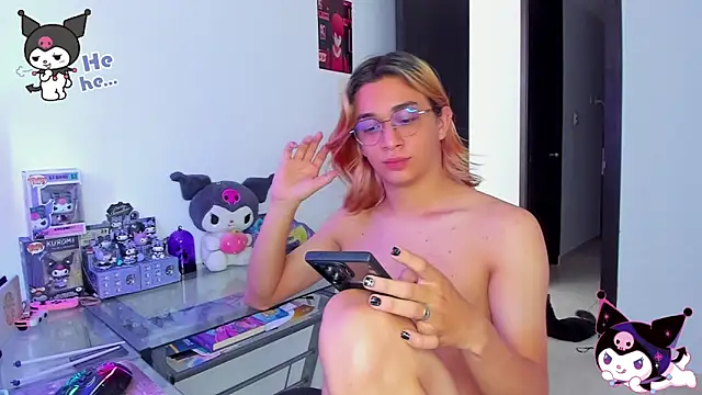 KeitaMoon online show from October 8, 2025, 1:42 pm