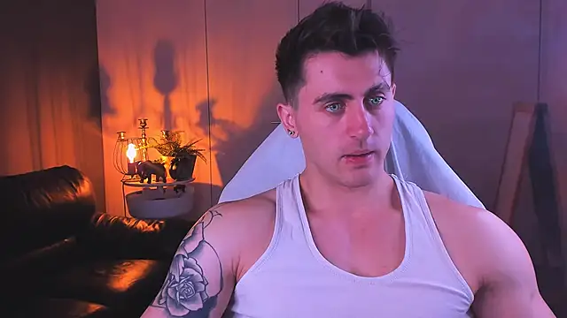 Oscar Miller  online show from October 10, 2025, 9:03 pm