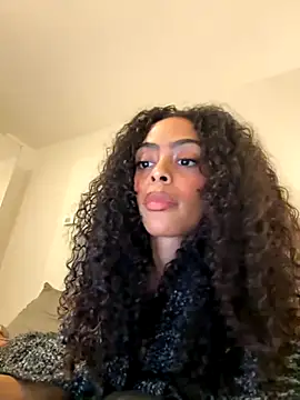 yasmingarcia online show from November 3, 2025, 12:28 pm