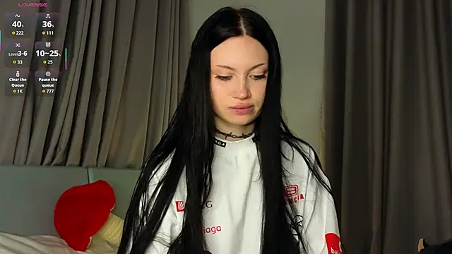 Alice 1n Wonderland  online show from November 5, 2025, 6:08 pm