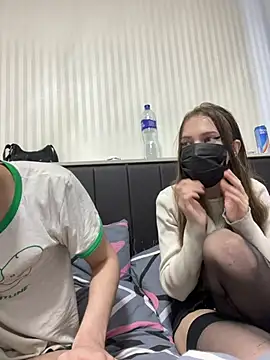 lovburger online show from April 25, 2026, 2:03 pm