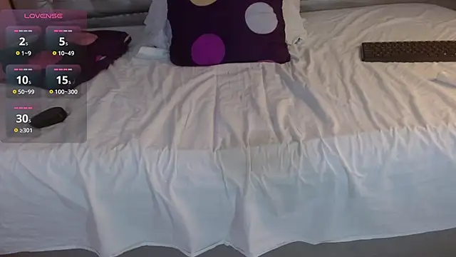 angiellam online show from October 4, 2025, 6:50 pm