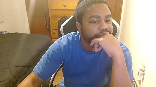 Snapshot of Breadwinnah chatting on November 22, 2025, 8:13 am Breadwinnah online show from November 22, 2025, 8:13 am