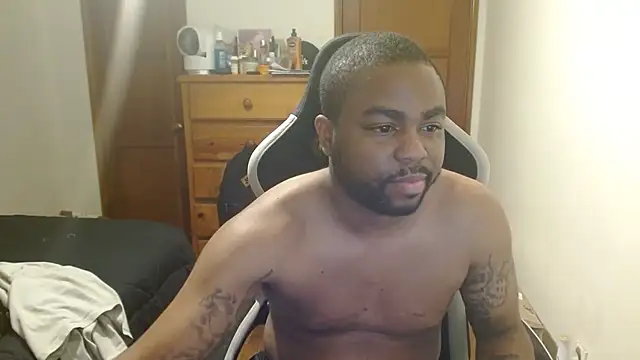 Snapshot of Breadwinnah chatting on December 1, 2025, 7:57 am Breadwinnah online show from December 1, 2025, 7:57 am