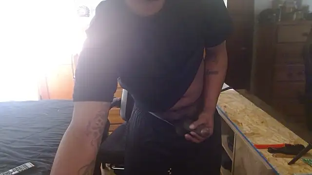 Snapshot of Breadwinnah chatting on January 16, 2026, 5:39 pm Breadwinnah online show from January 16, 2026, 5:39 pm