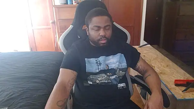 Snapshot of Breadwinnah chatting on February 25, 2026, 6:28 pm Breadwinnah online show from February 25, 2026, 6:28 pm