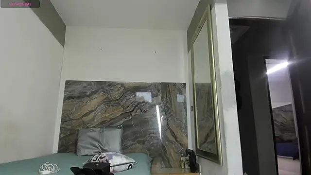 Kristel 05 online show from December 1, 2025, 11:37 am