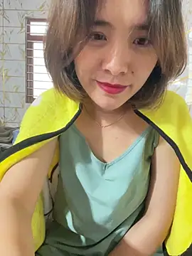 Lyzizi lovely09 online show from November 3, 2025, 2:46 am