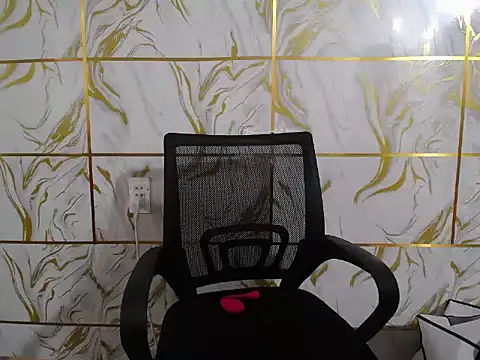 Lyzizi lovely09 online show from December 22, 2025, 2:19 am